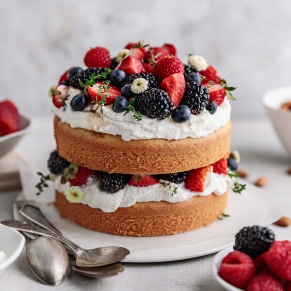 Berries and Almond Cake - Yoga of Cooking