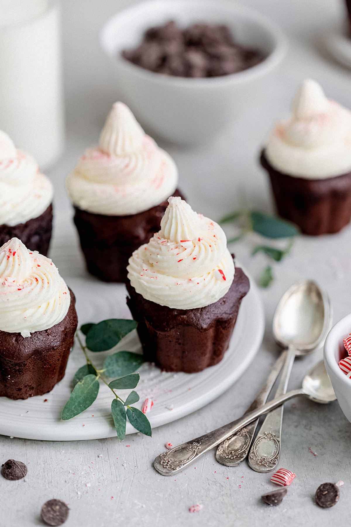 These spicy Mexican Hot Chocolate Cupcakes are soft, moist and tender. Topped with a sweet minty frosting.